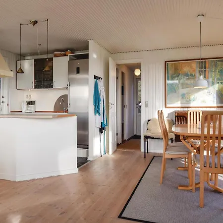 Three-bedroom In Hébergement de vacances *