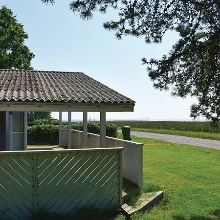 Hébergement de vacances Three-bedroom In *