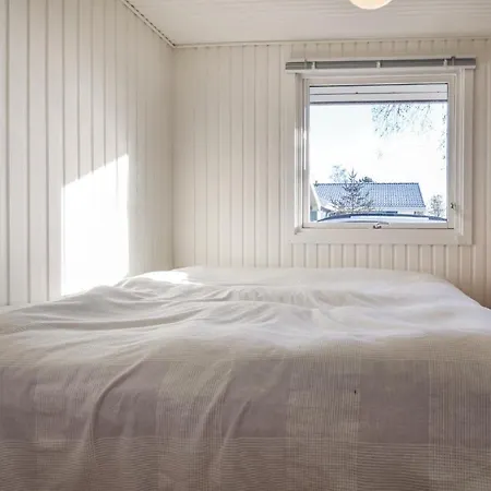 Three-bedroom In Nordenbro Vesteregn